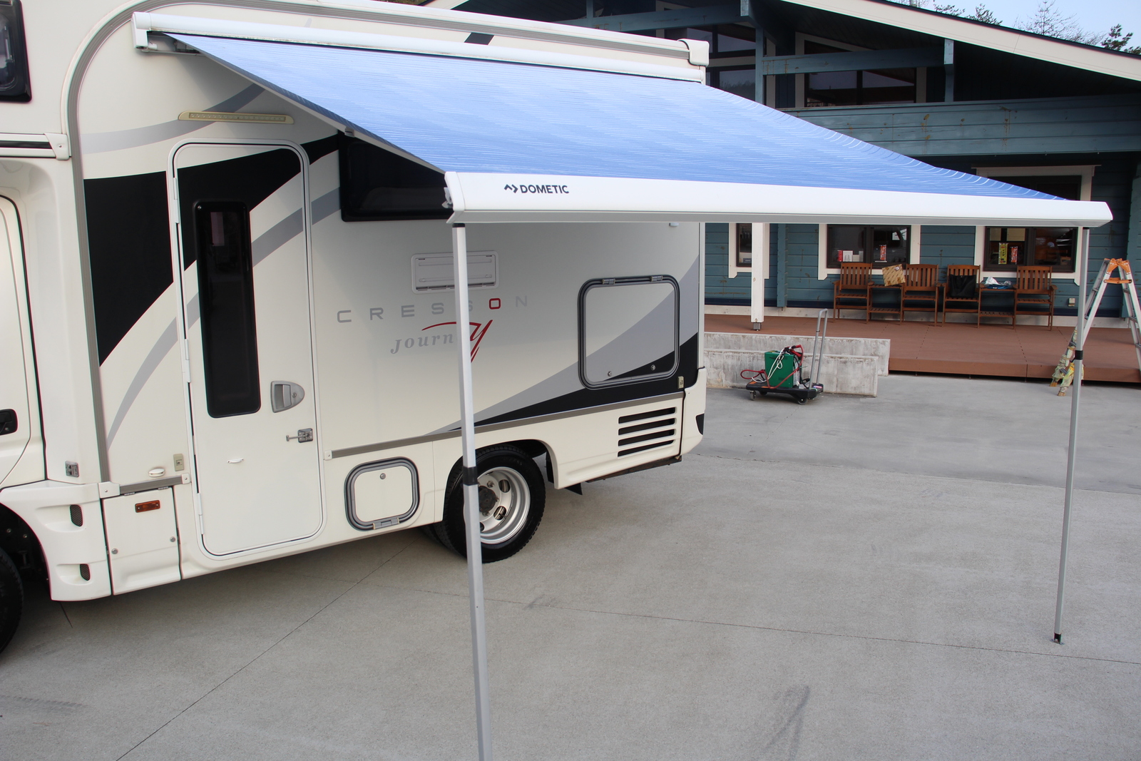 キャンピングカーキャブコン