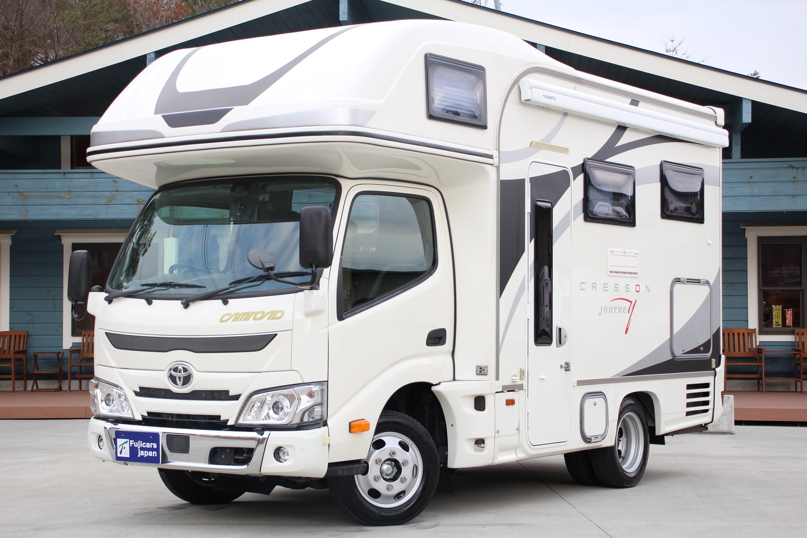 キャンピングカーキャブコン