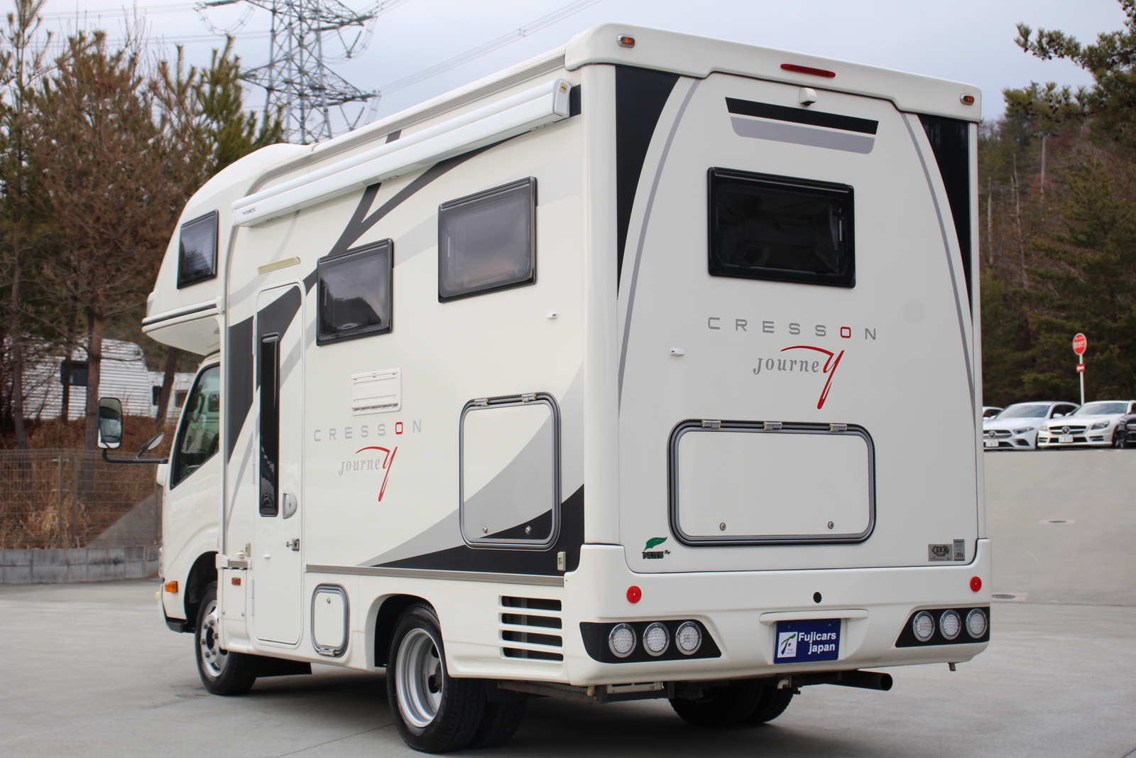 キャンピングカーキャブコン