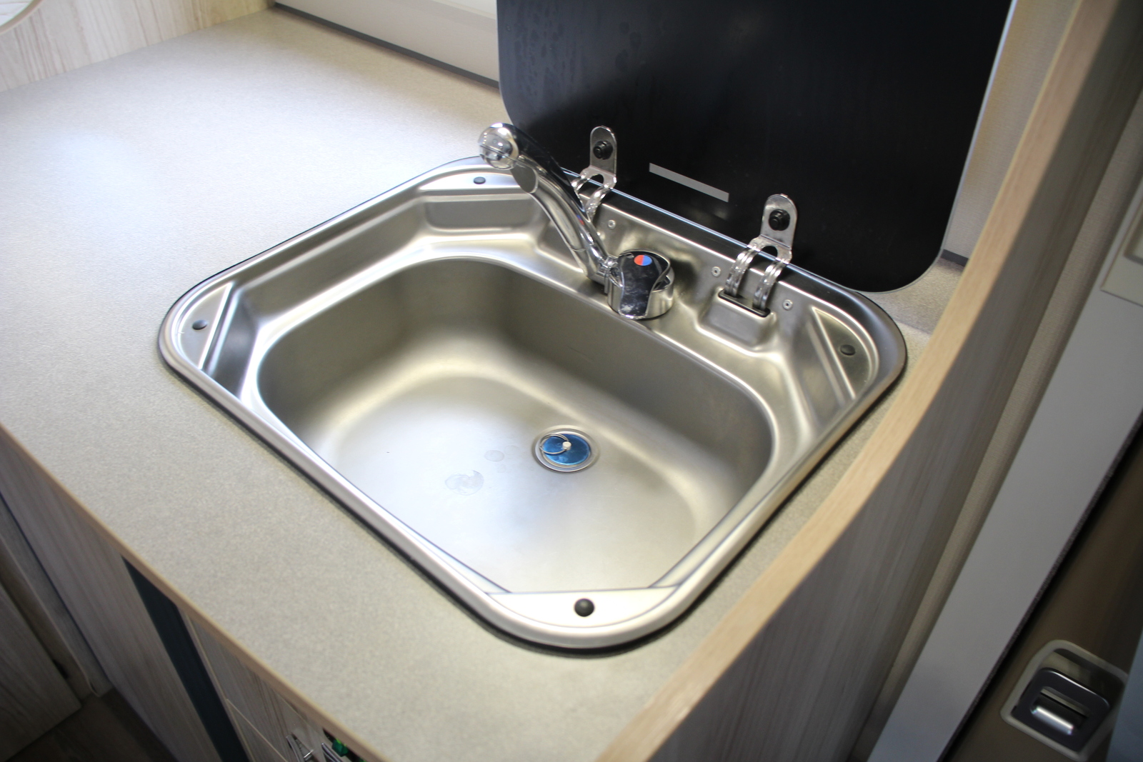 キャンピングカーキャブコン