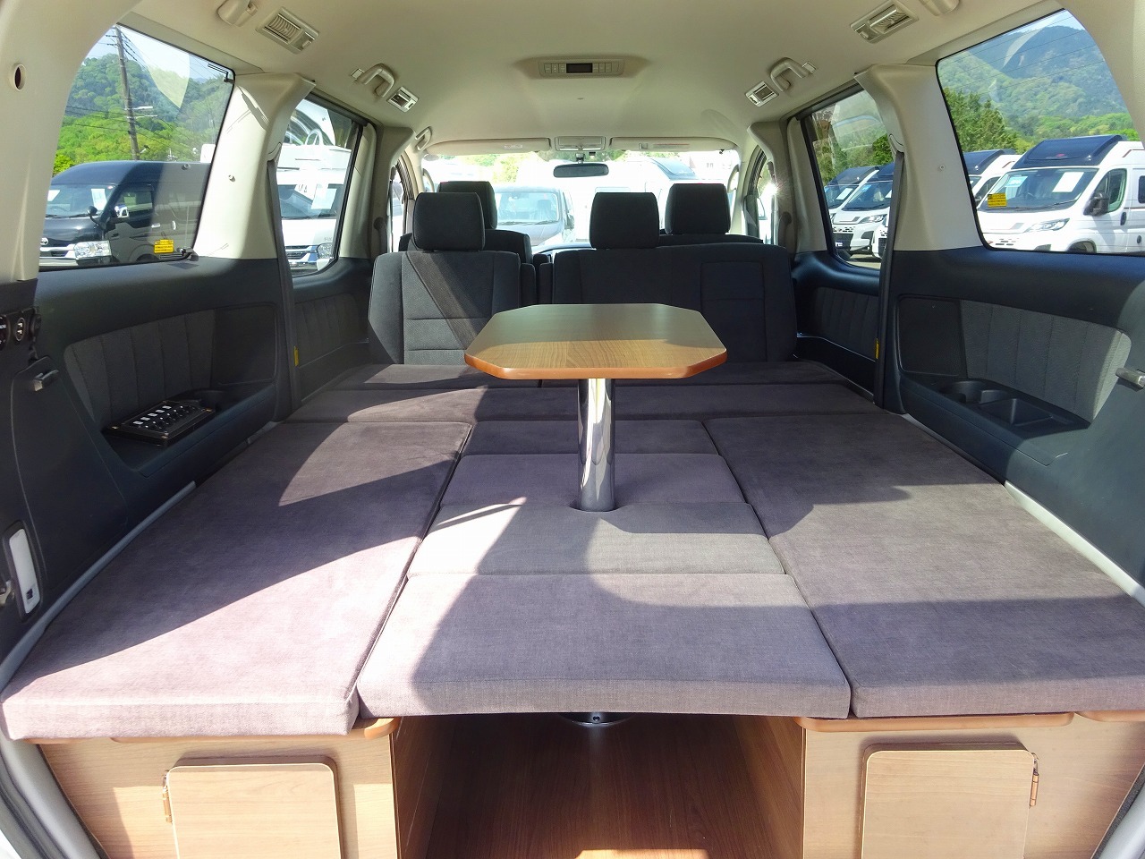 キャンピングカーバンコン