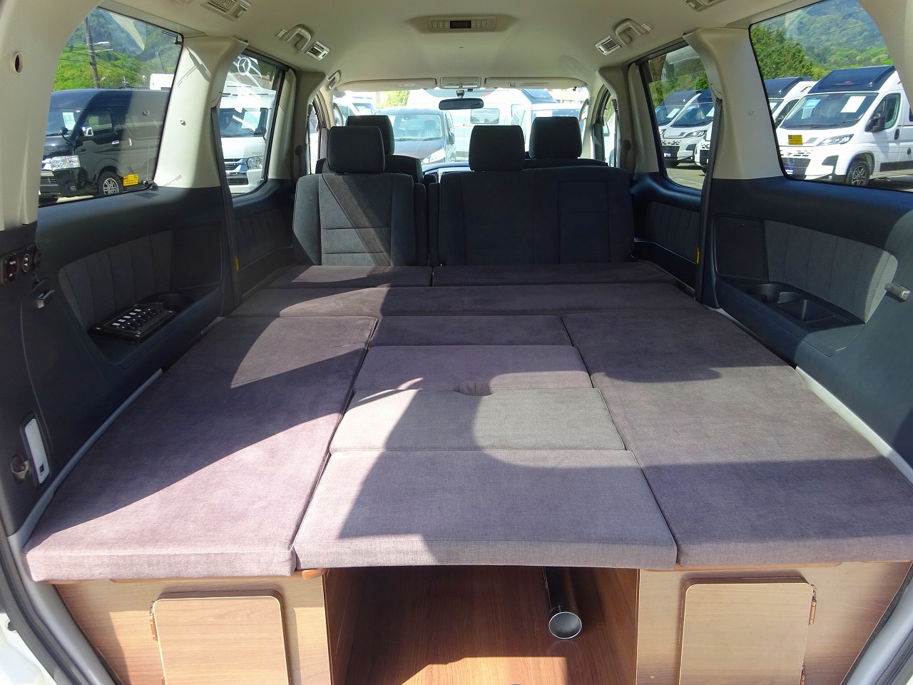 キャンピングカーバンコン