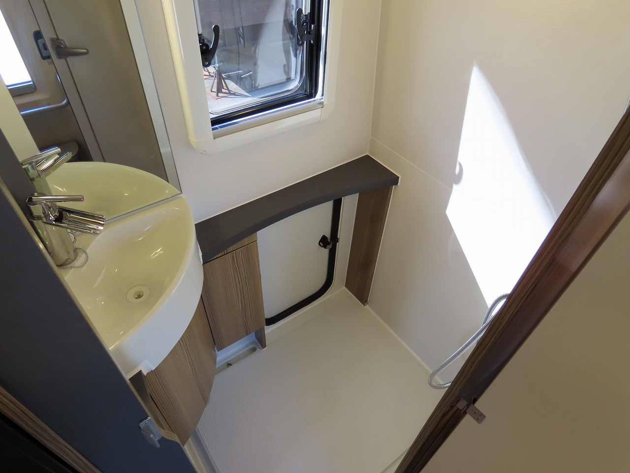 キャンピングカーキャブコン