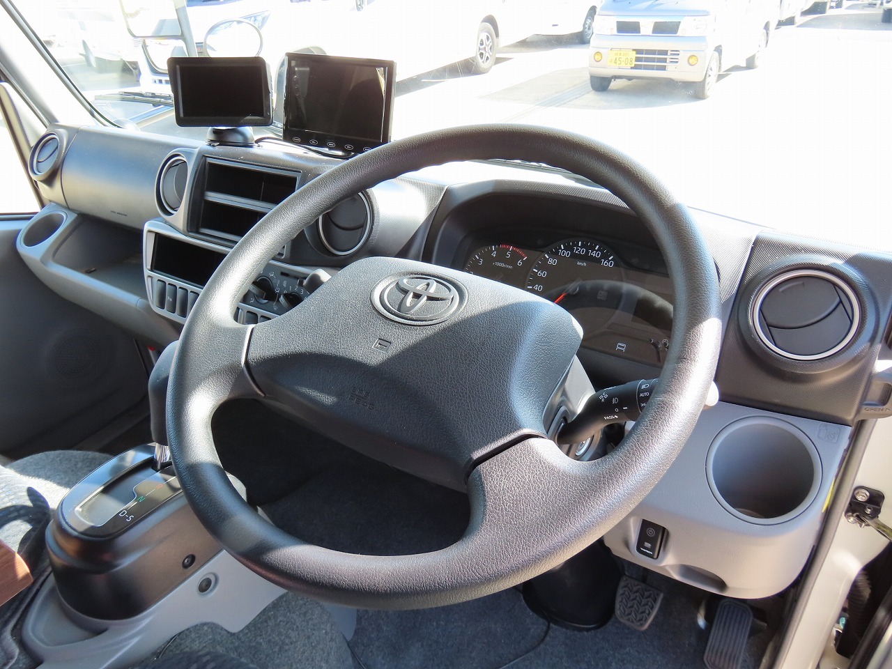 キャンピングカーキャブコン