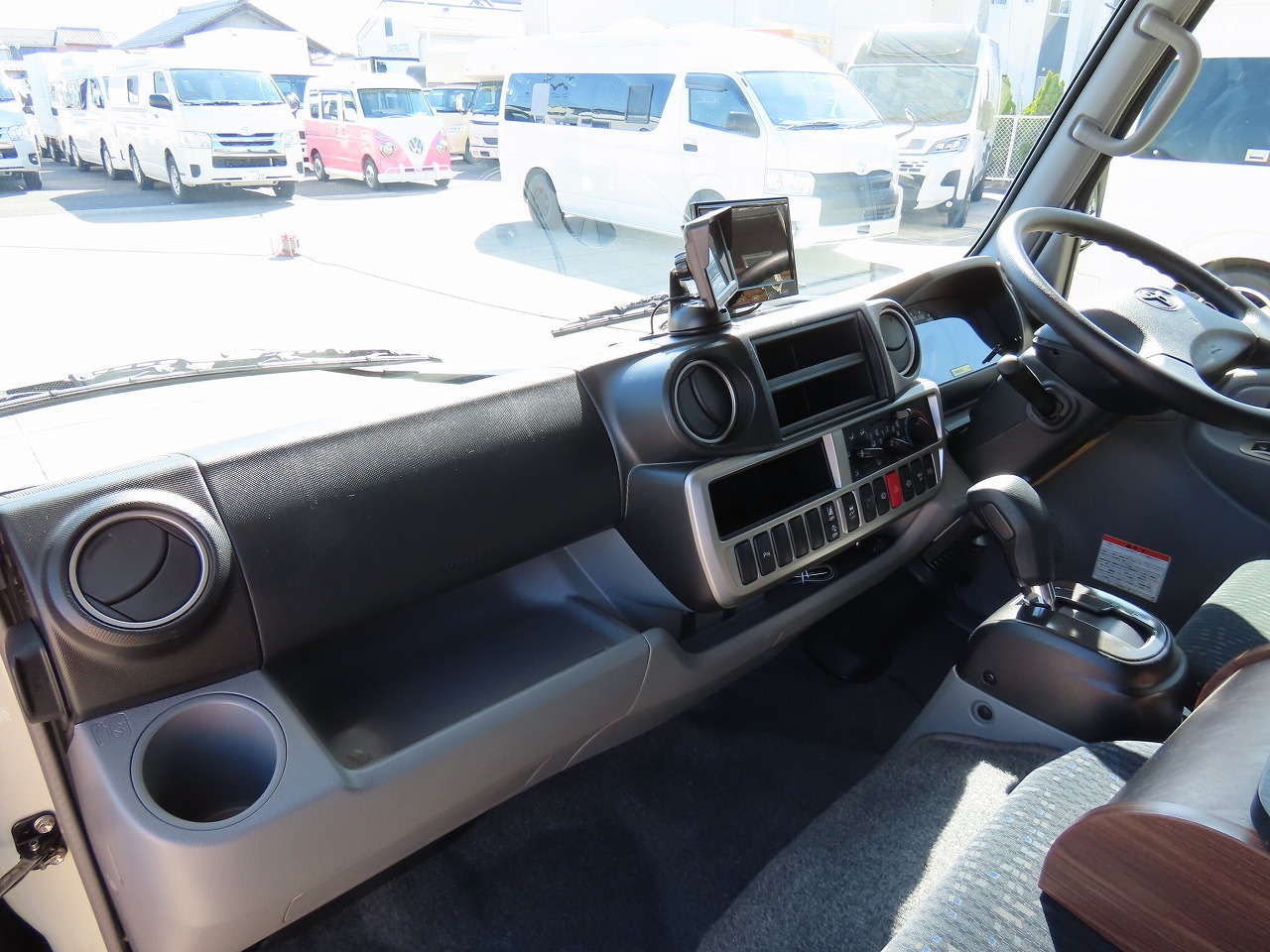 キャンピングカーキャブコン