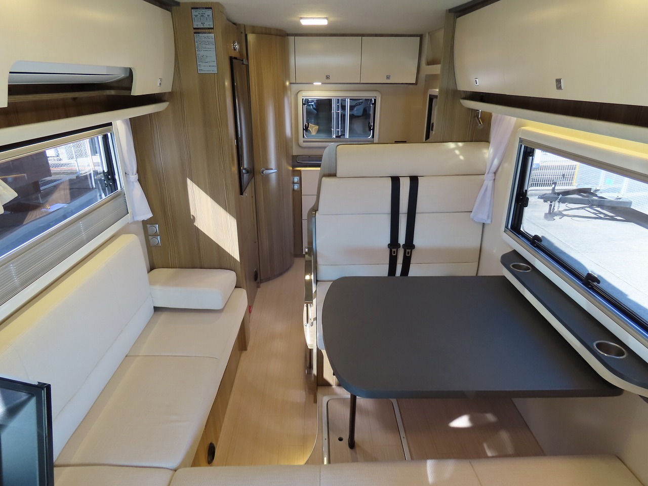 キャンピングカーキャブコン