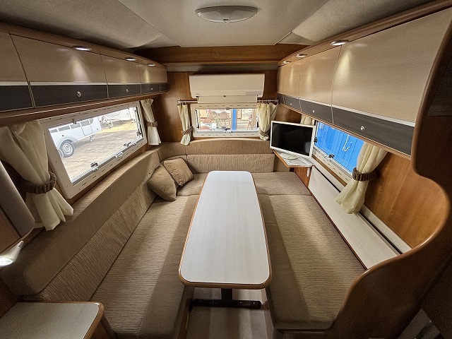 キャンピングカーキャブコン