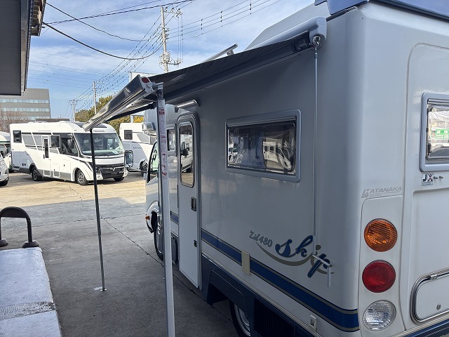 キャンピングカーキャブコン