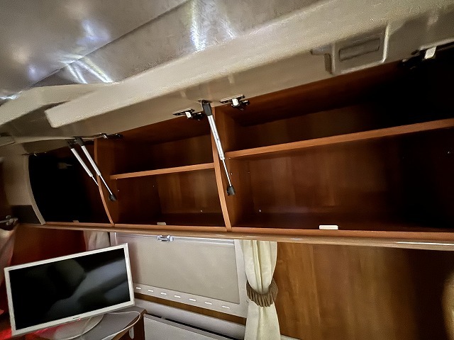 キャンピングカーキャブコン