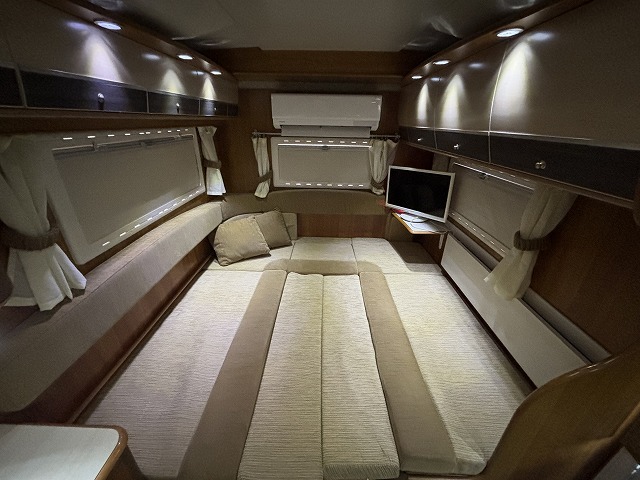 キャンピングカーキャブコン