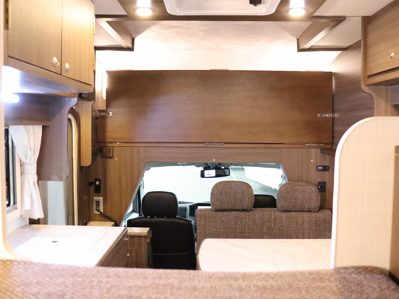 キャンピングカーキャブコン