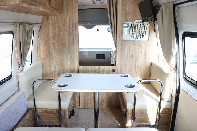 キャンピングカーバンコン