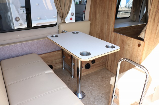 キャンピングカーバンコン