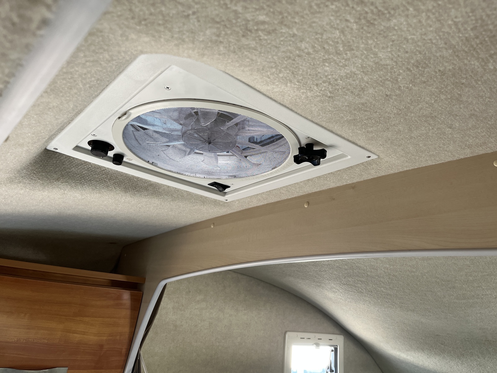 キャンピングカーキャブコン