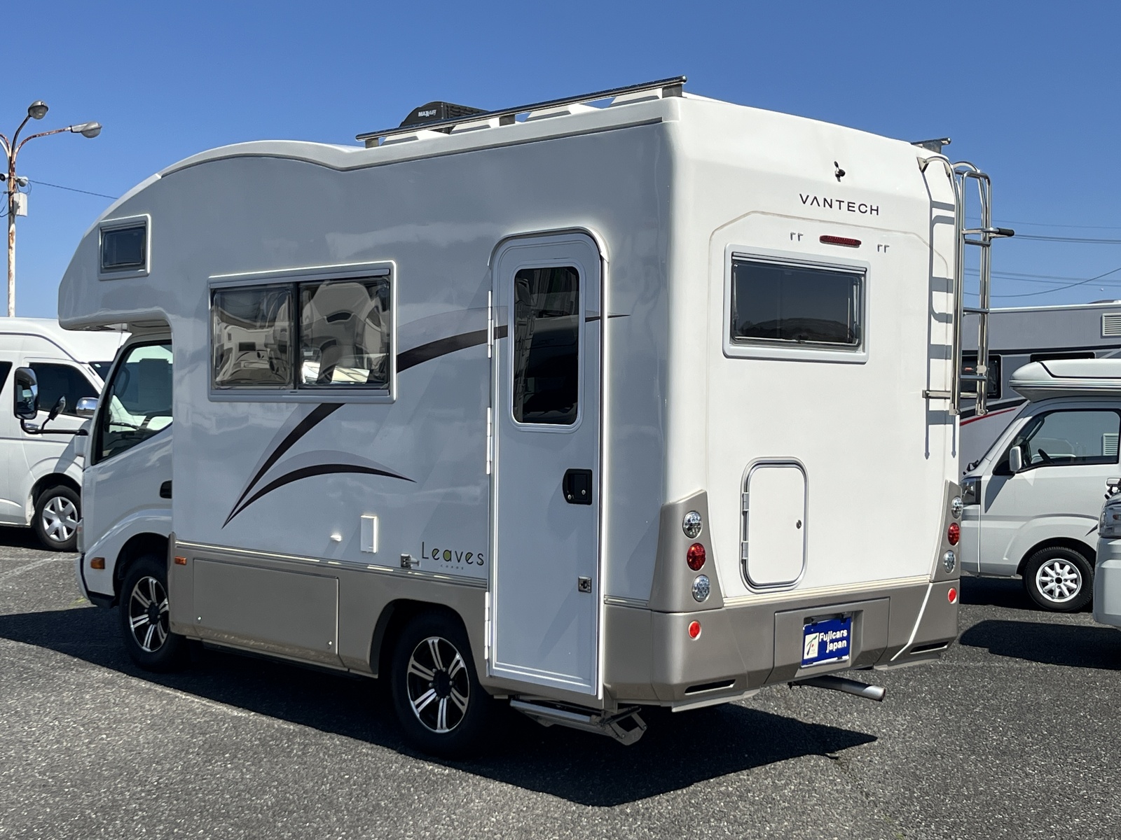 キャンピングカーキャブコン