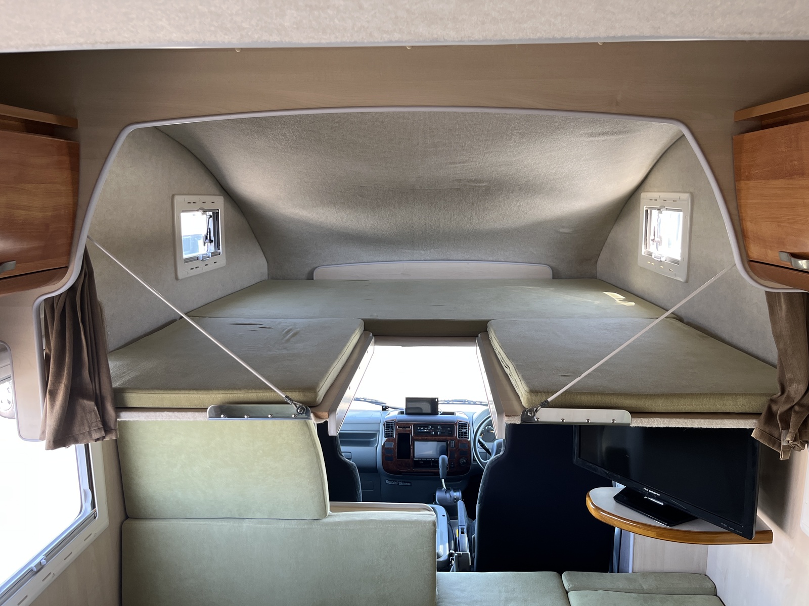 キャンピングカーキャブコン