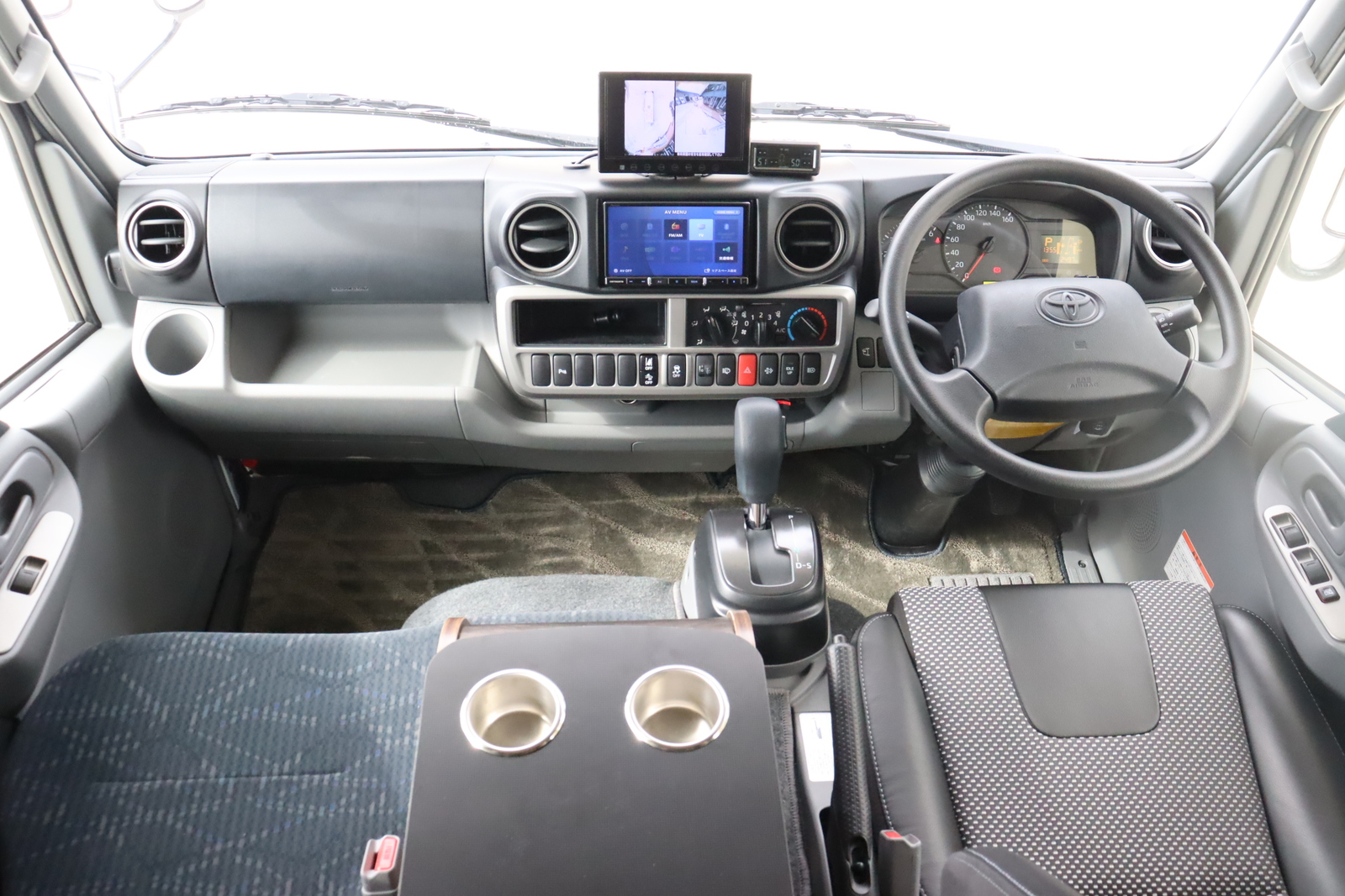 キャンピングカーキャブコン