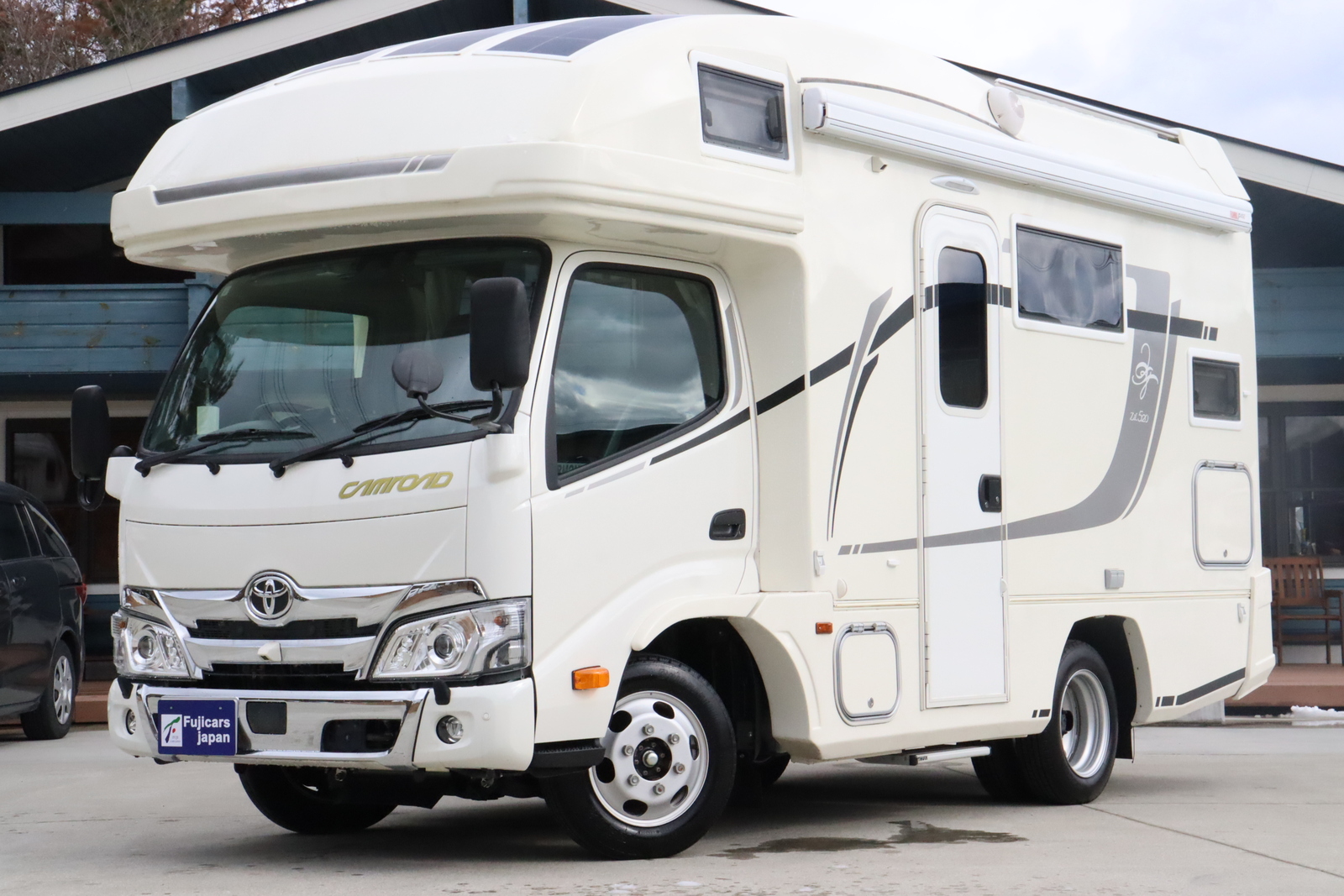 キャンピングカーキャブコン