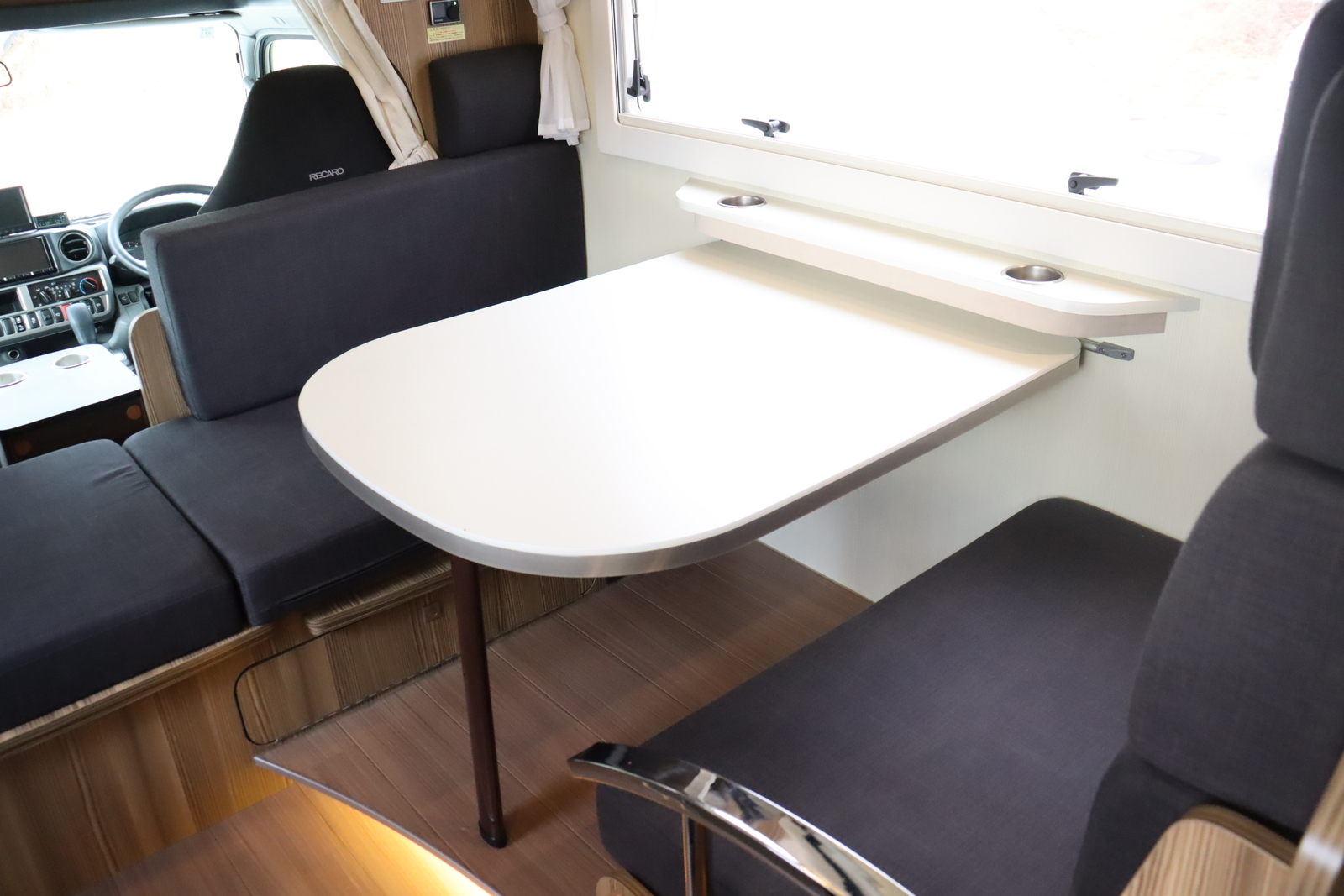 キャンピングカーキャブコン