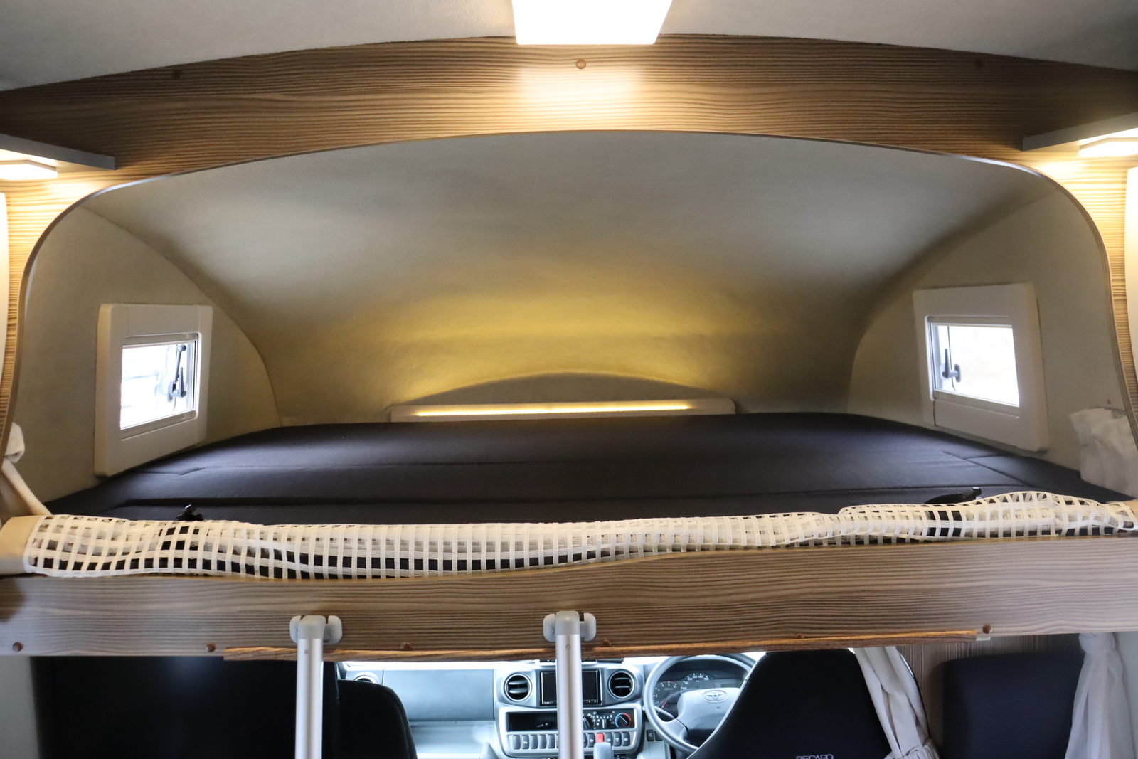 キャンピングカーキャブコン