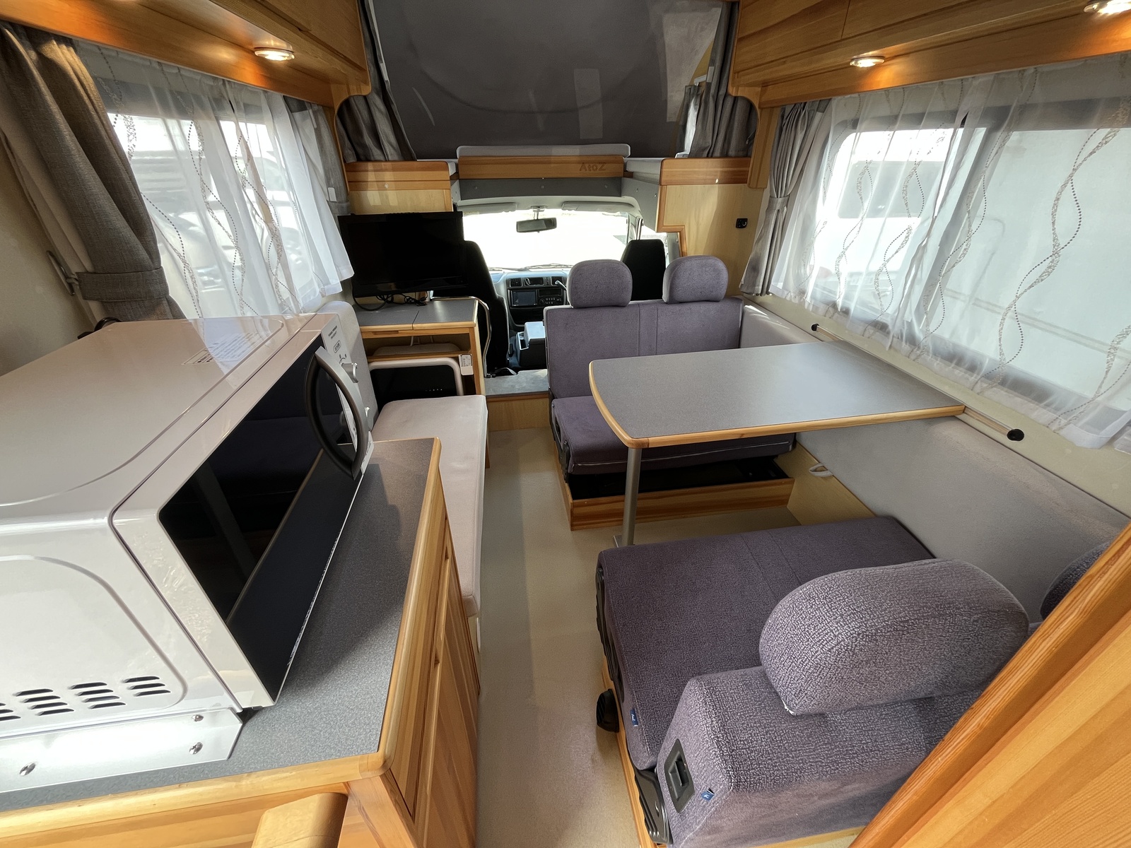 キャンピングカーキャブコン