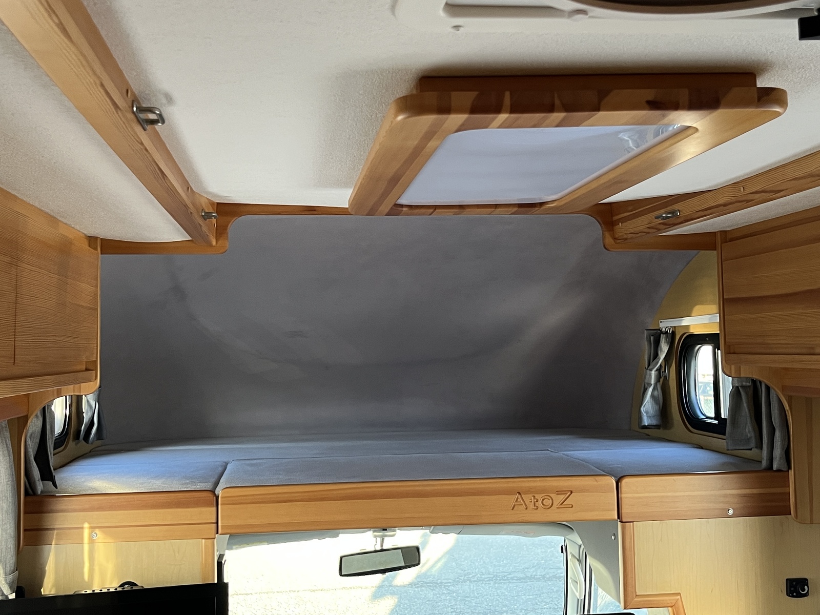 キャンピングカーキャブコン