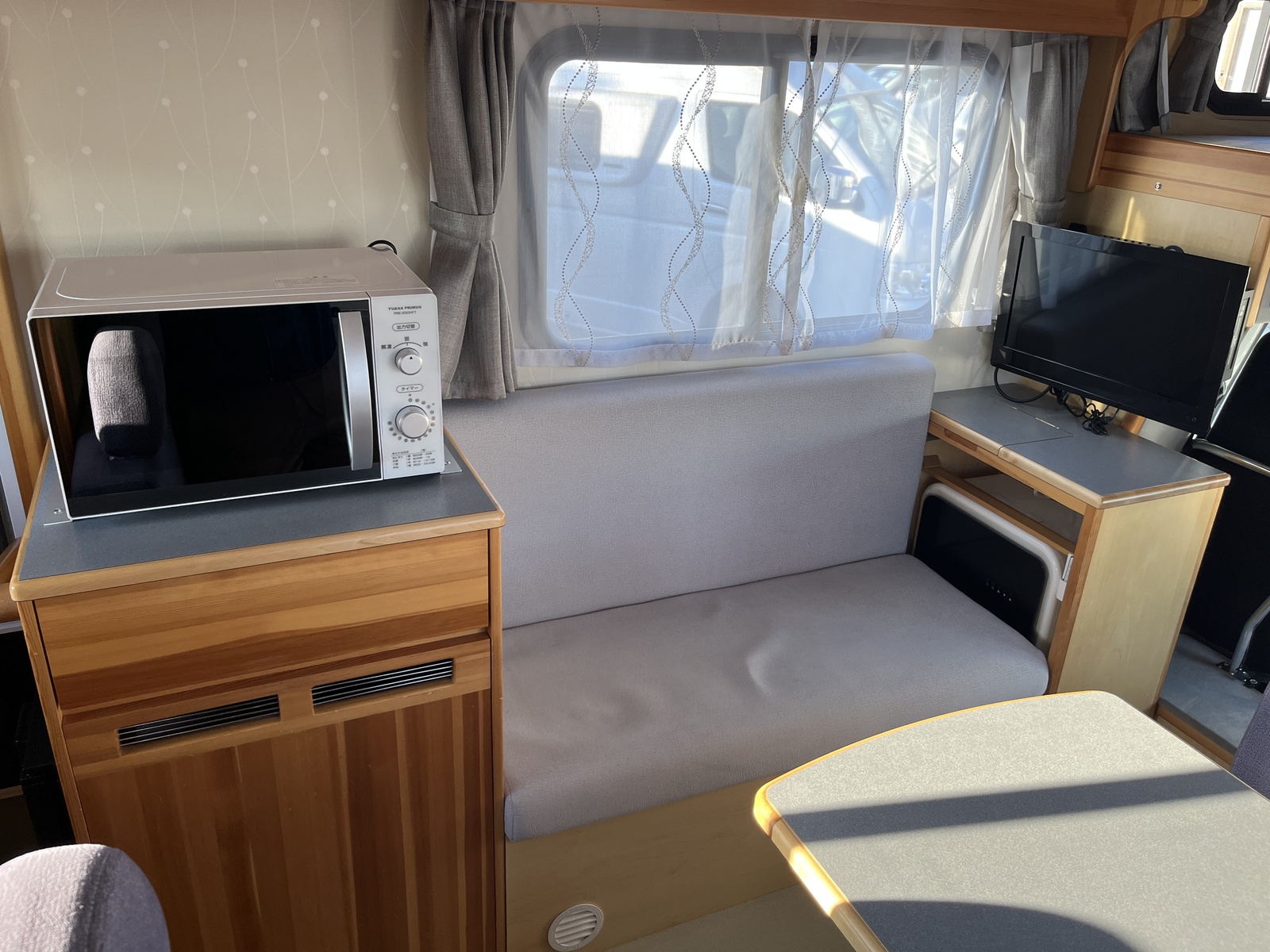 キャンピングカーキャブコン