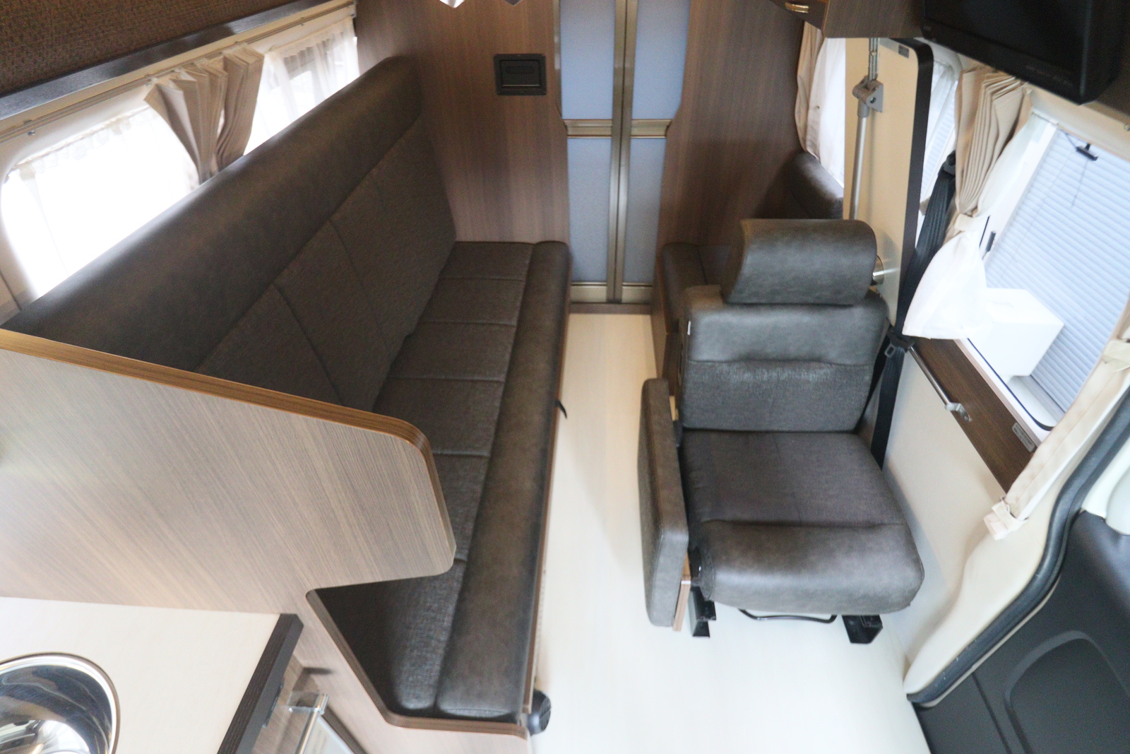 キャンピングカーバンコン