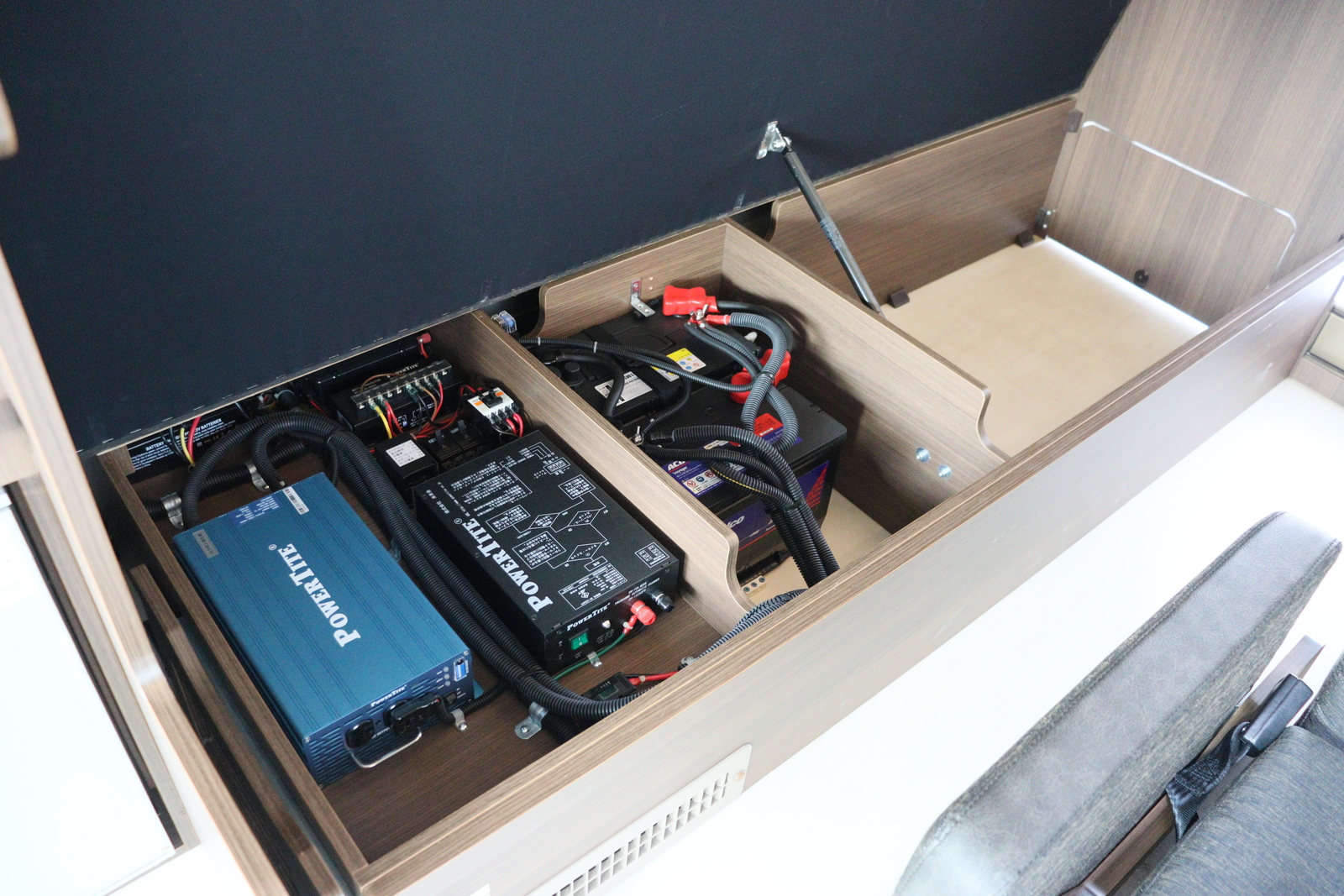 キャンピングカーバンコン