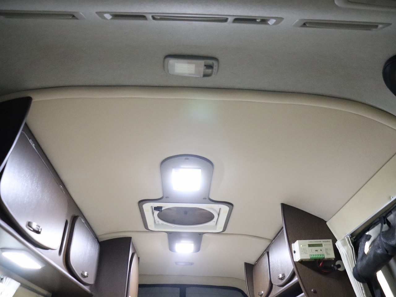 キャンピングカーバンコン