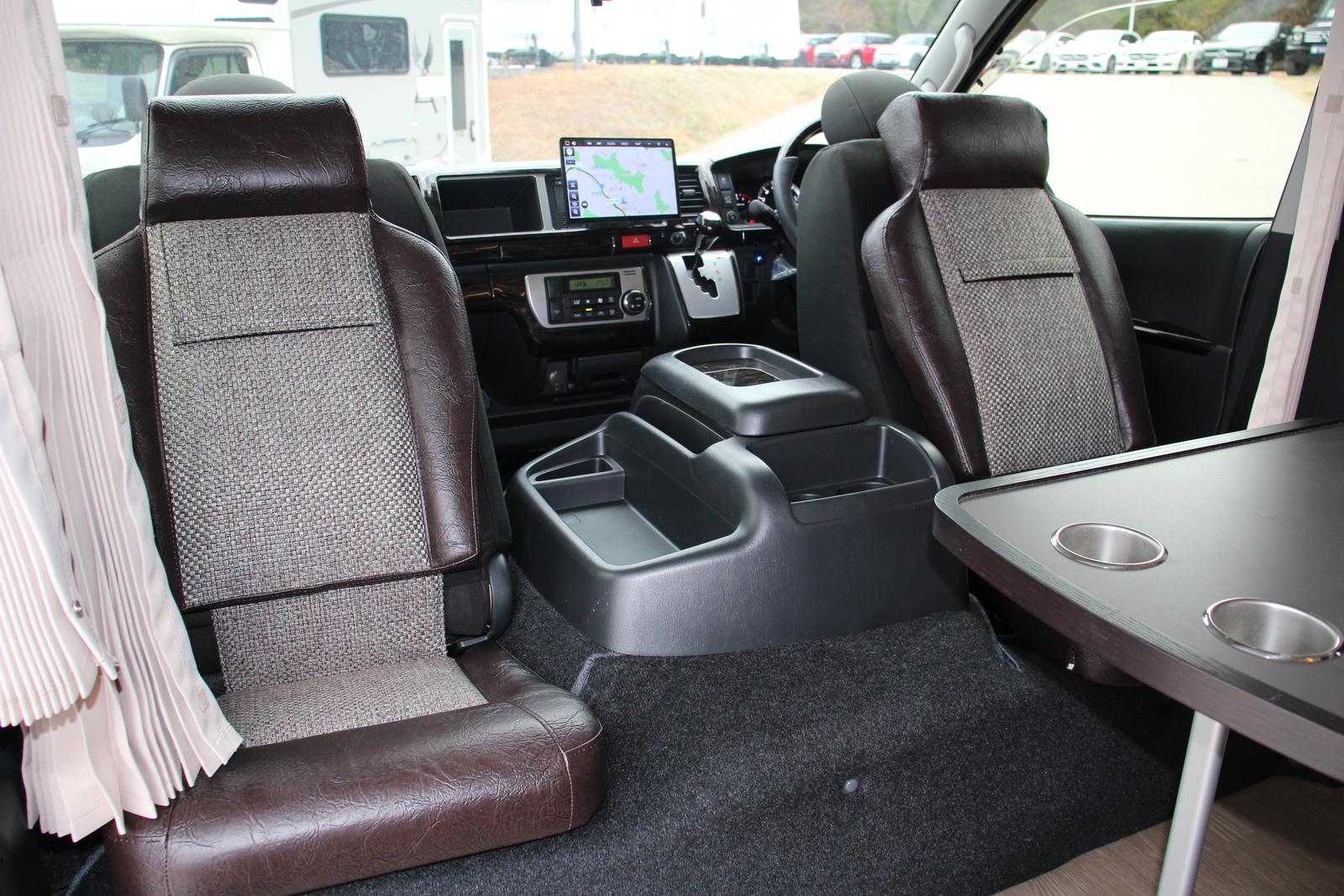 キャンピングカーバンコン