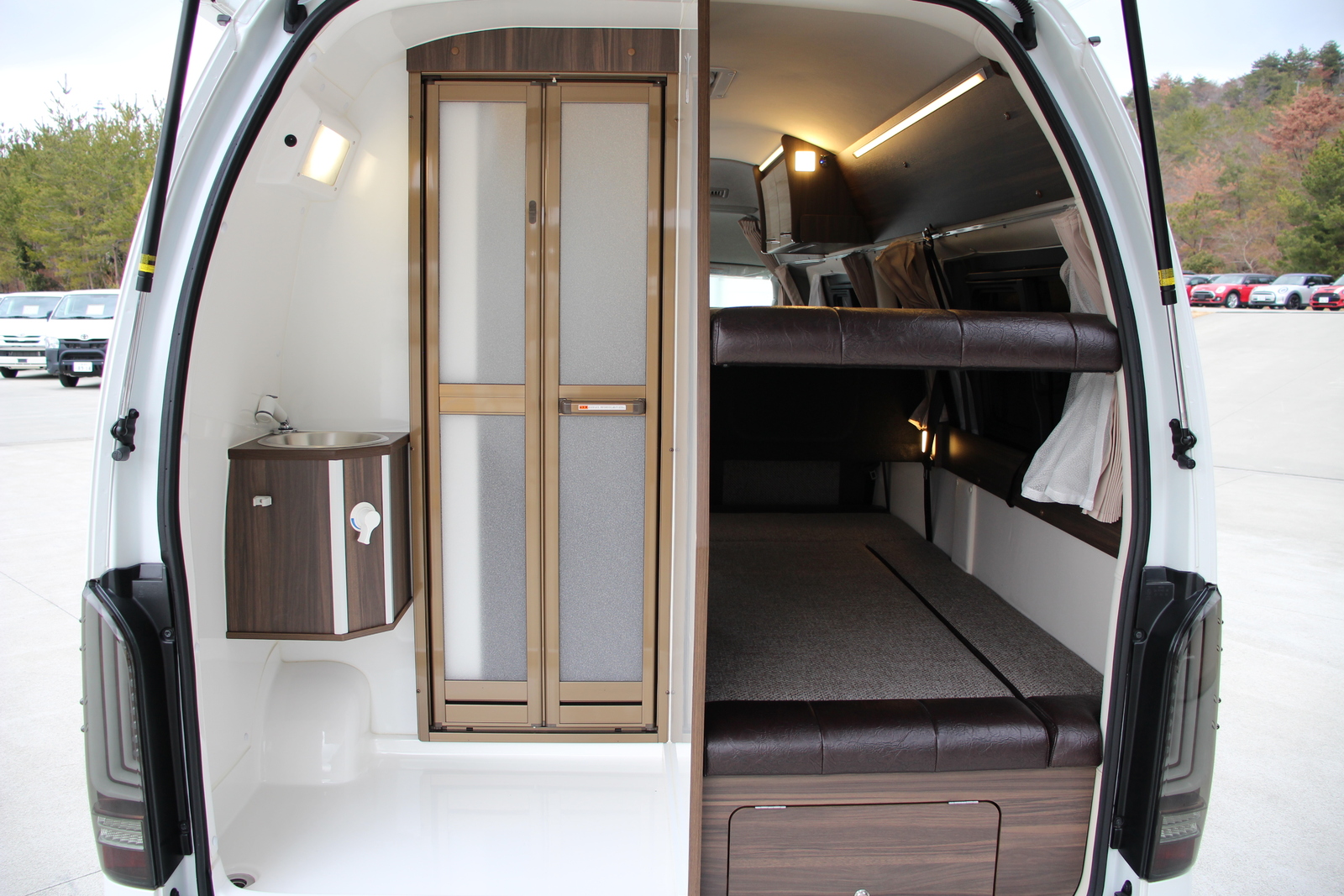 キャンピングカーバンコン