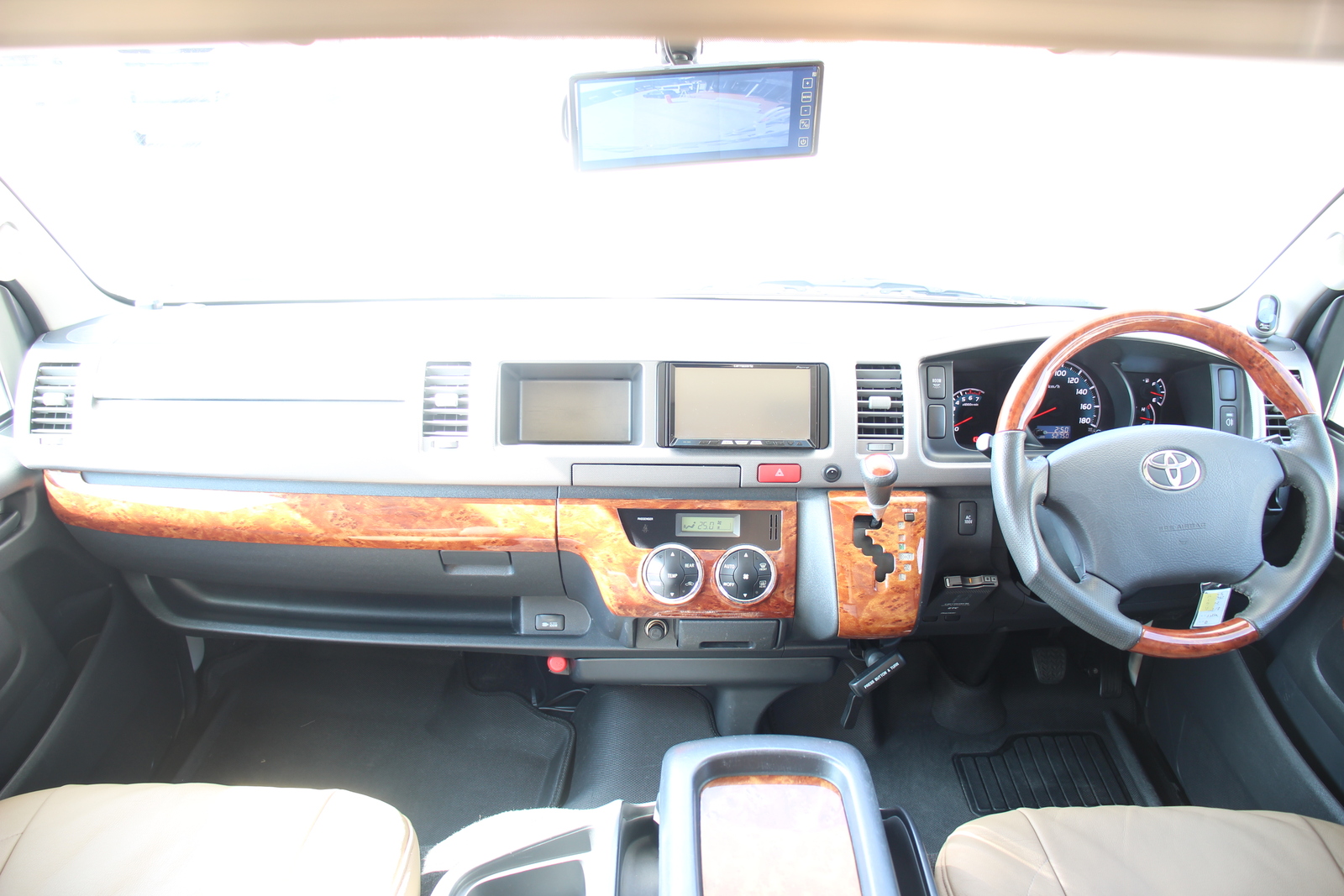 キャンピングカーキャブコン