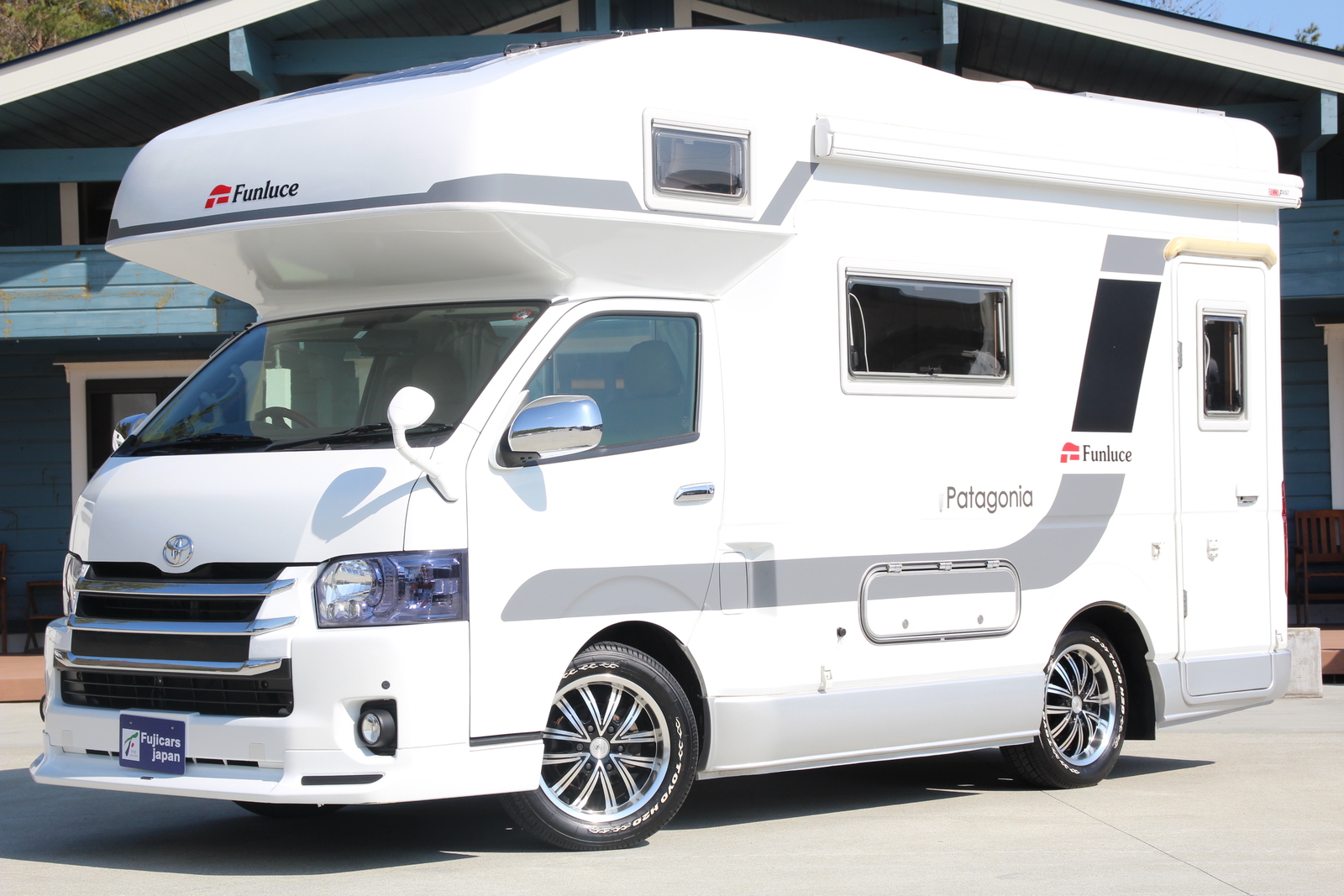 キャンピングカーキャブコン