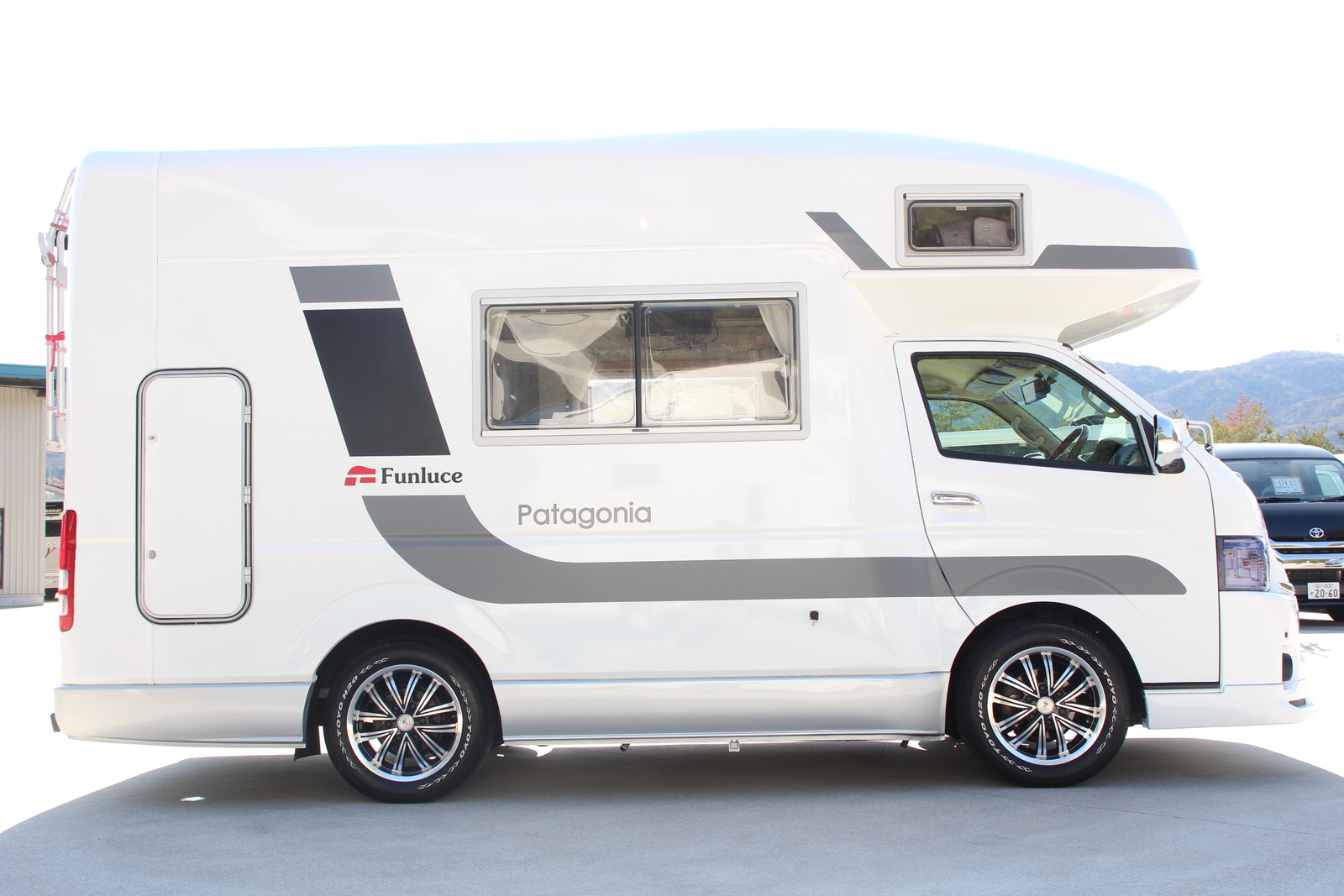 キャンピングカーキャブコン