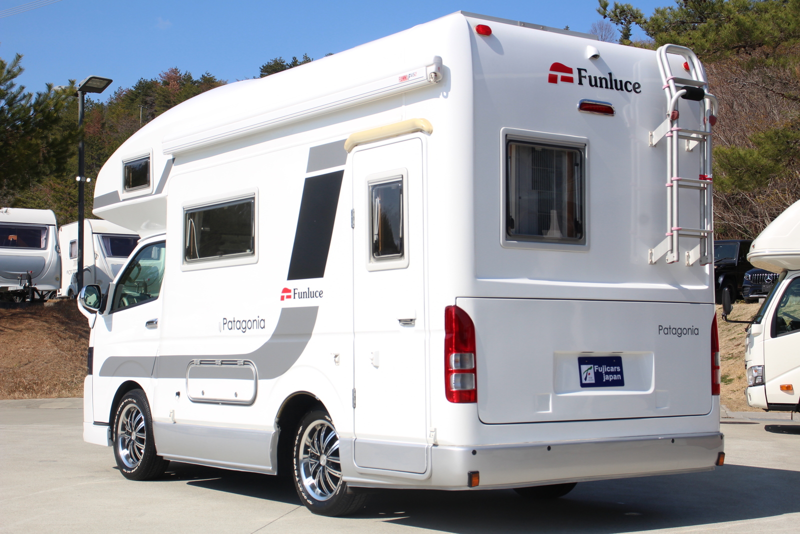 キャンピングカーキャブコン