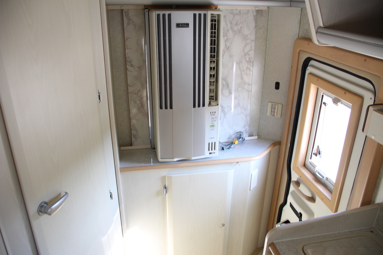 キャンピングカーキャブコン