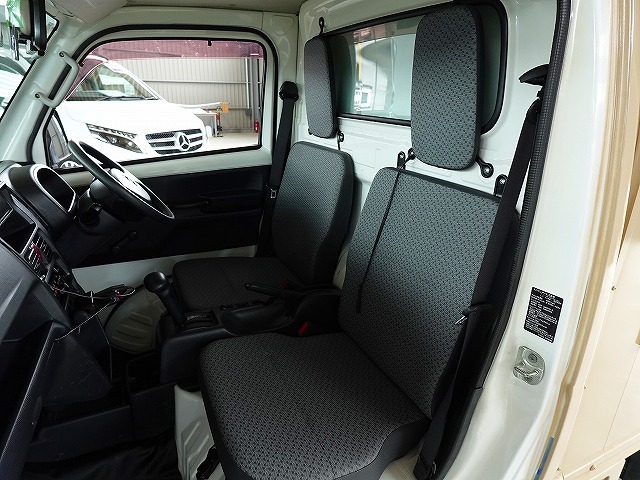 日産NT100クリッパー