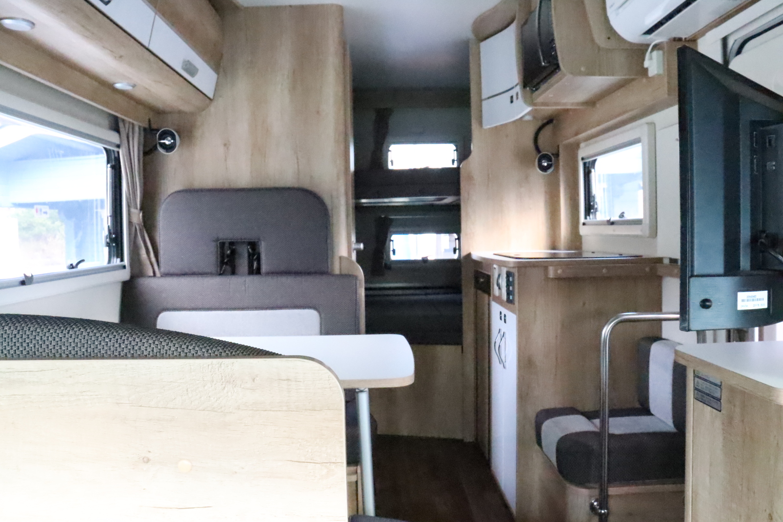 キャンピングカーキャブコン