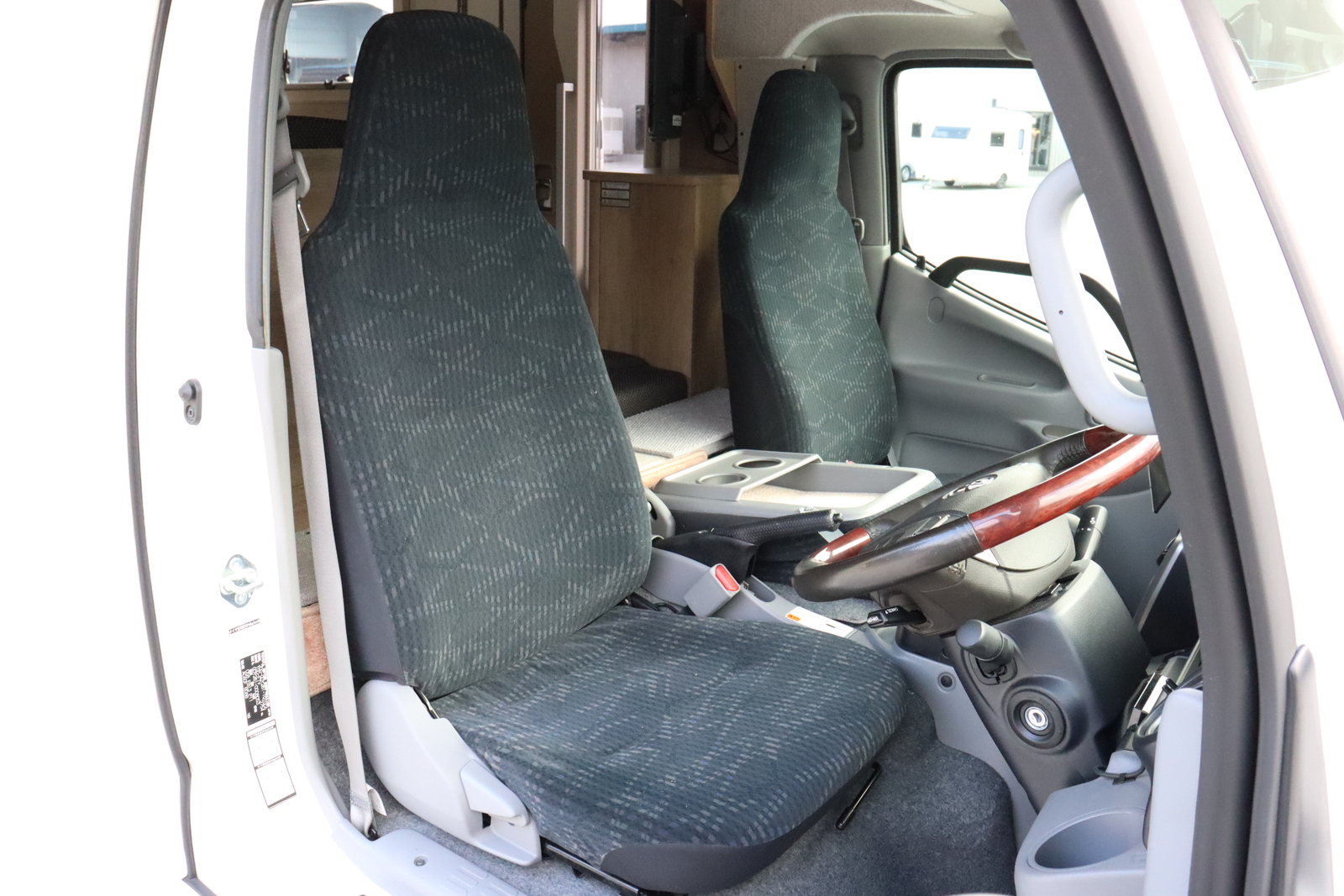 キャンピングカーキャブコン