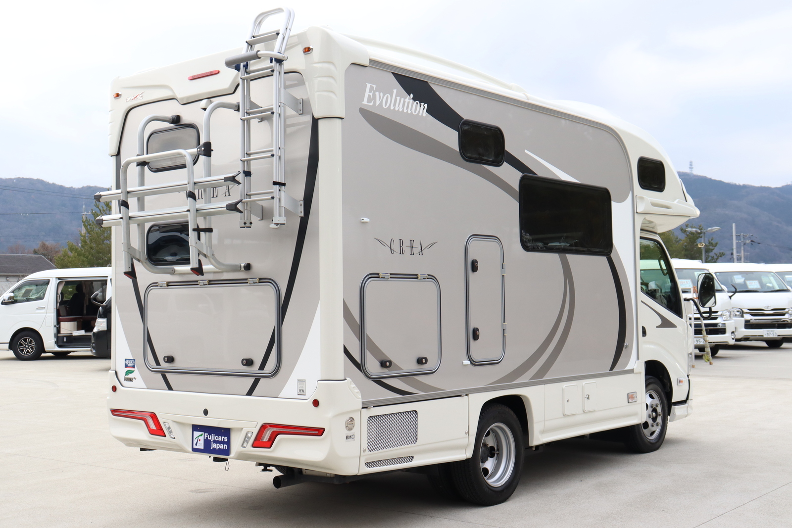 キャンピングカーキャブコン