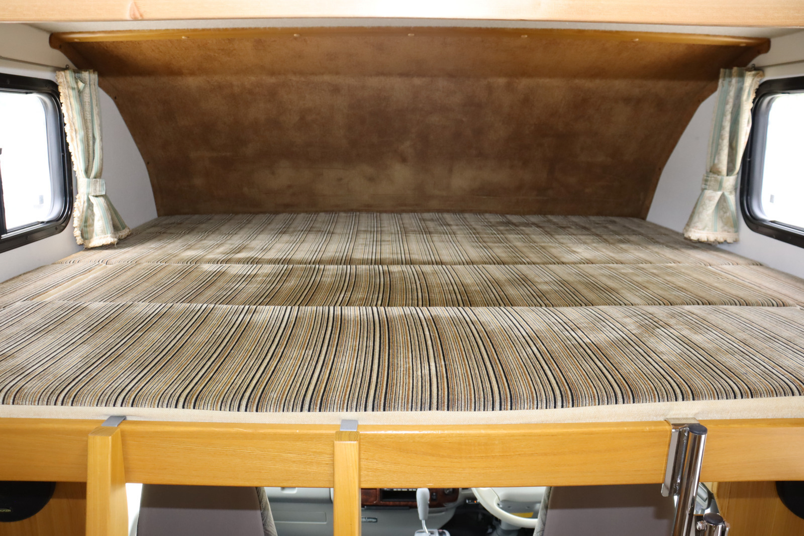 キャンピングカーキャブコン