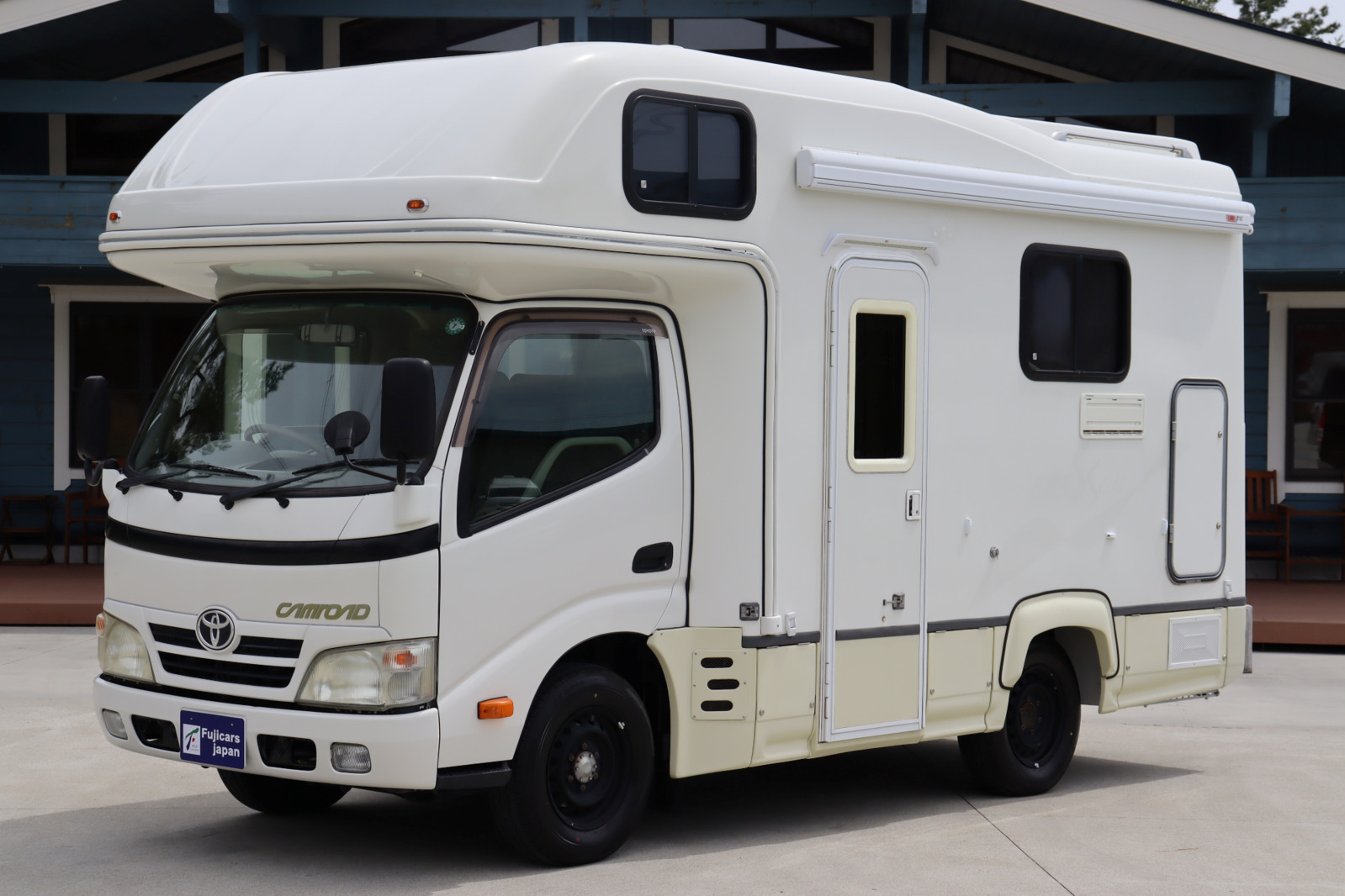 キャンピングカーキャブコン