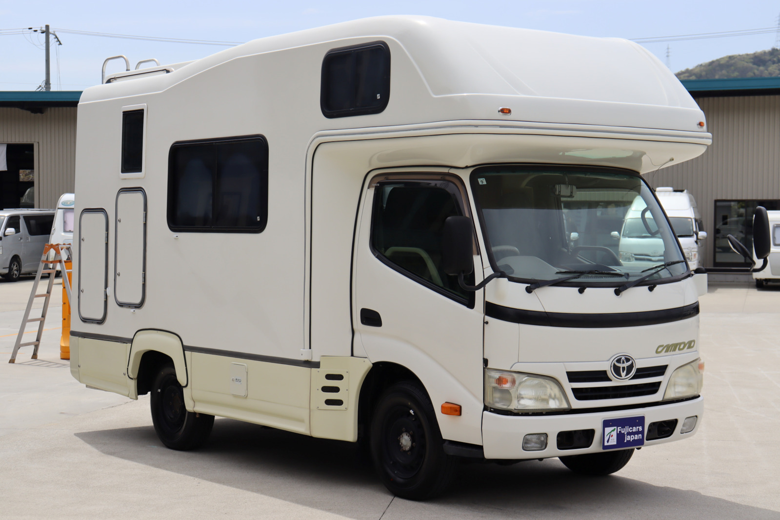 キャンピングカーキャブコン