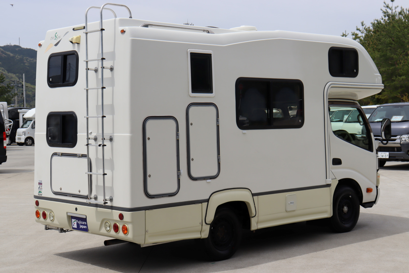 キャンピングカーキャブコン