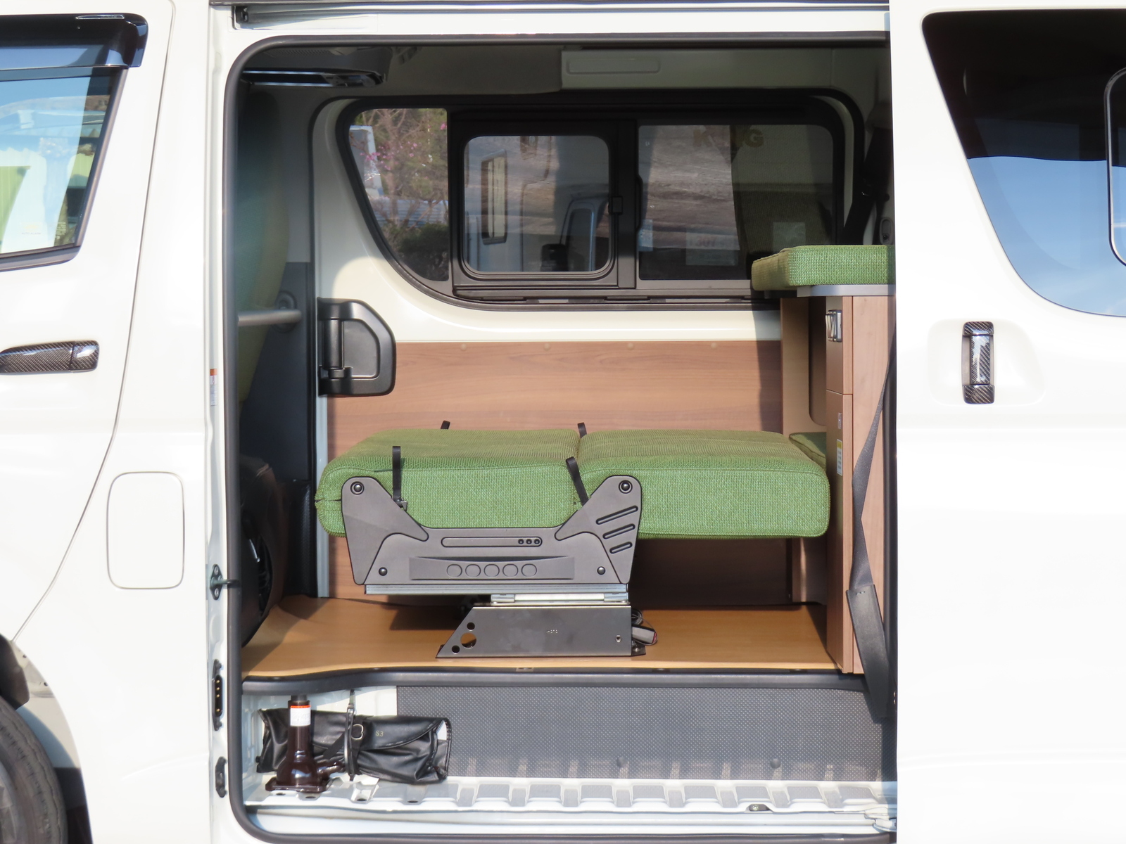 キャンピングカーバンコン