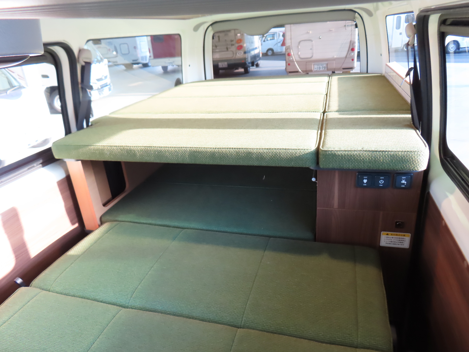 キャンピングカーバンコン