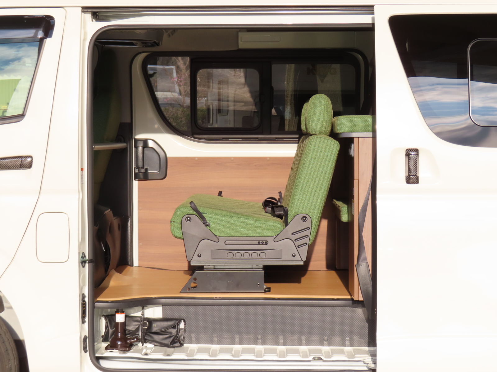 キャンピングカーバンコン