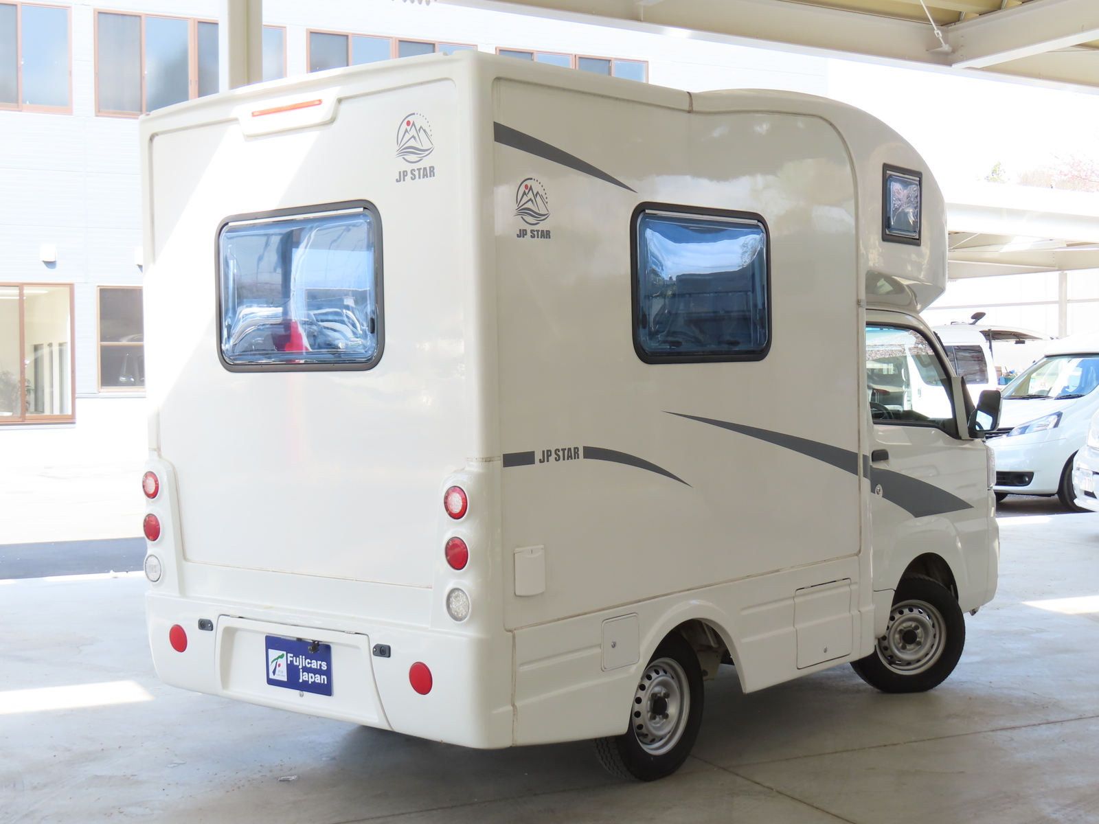 キャンピングカー軽キャンパー