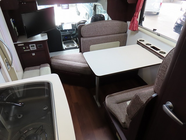 キャンピングカーキャブコン